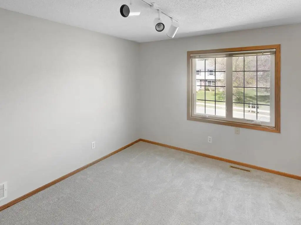 3621 Ashbury Road, Eagan, MN 55122