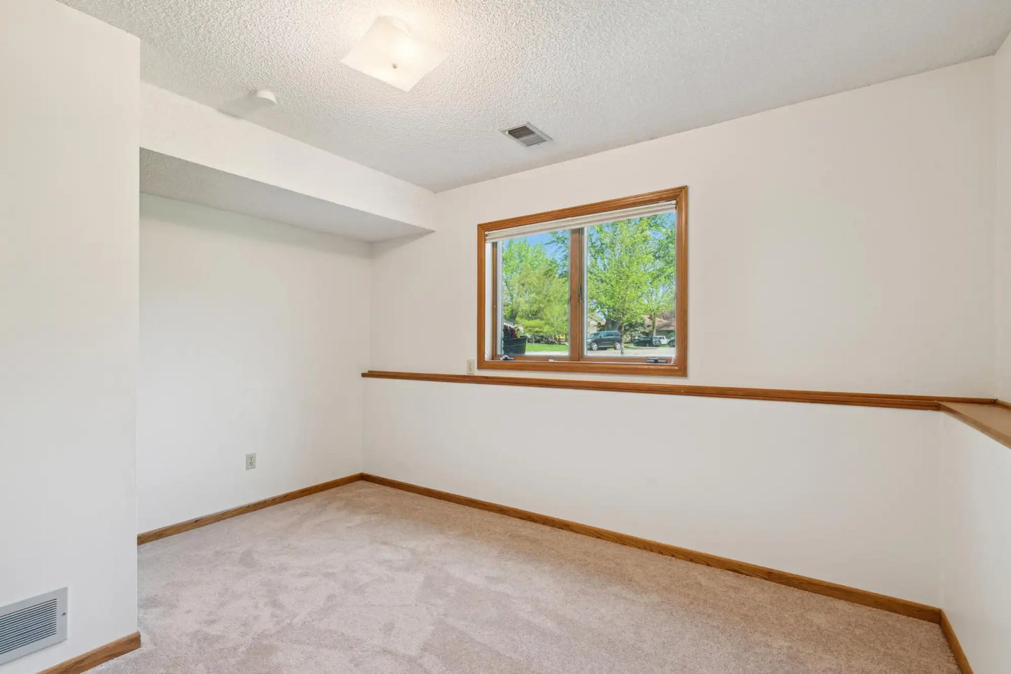 4335 Jonquil Lane, Plymouth, MN 55442