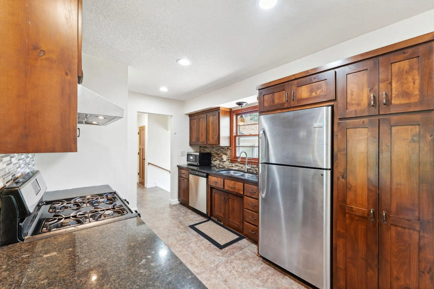 2801 32nd Avenue, Saint Anthony, MN 55418