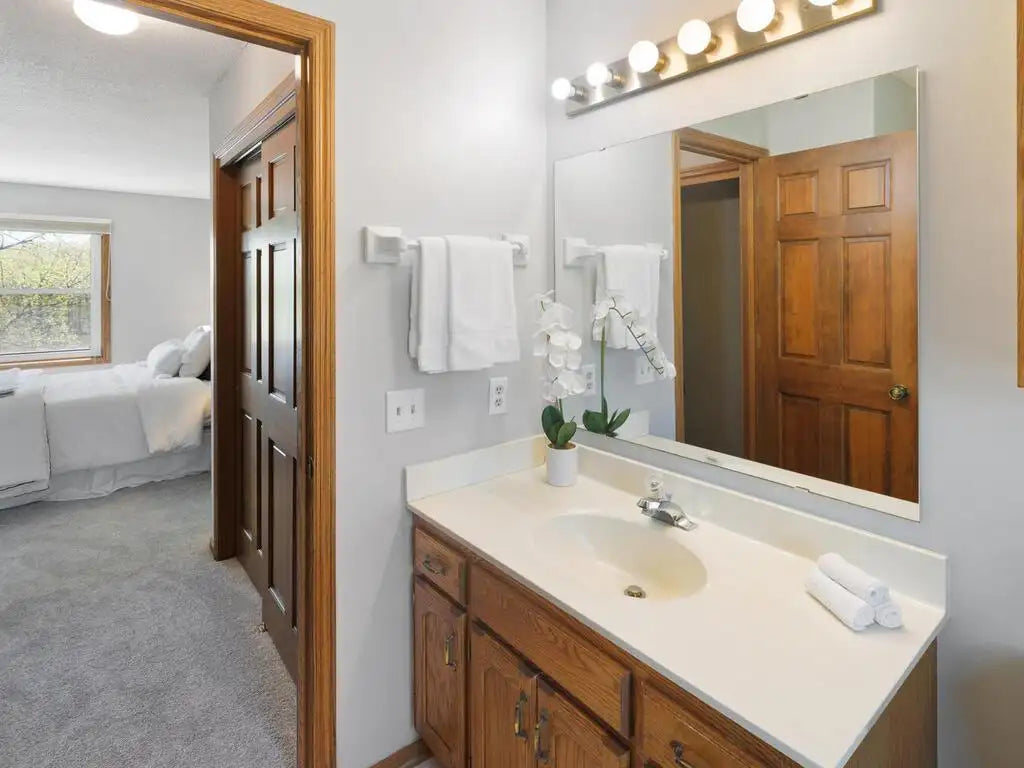 3621 Ashbury Road, Eagan, MN 55122