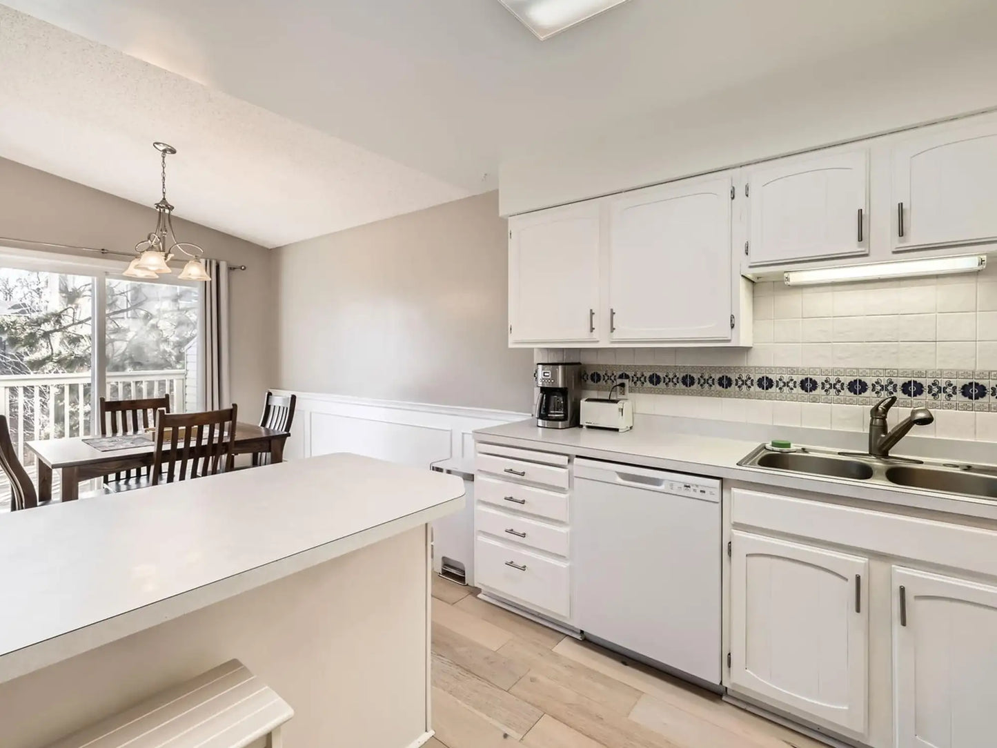 1082 Amble Drive, Shoreview, MN 55126