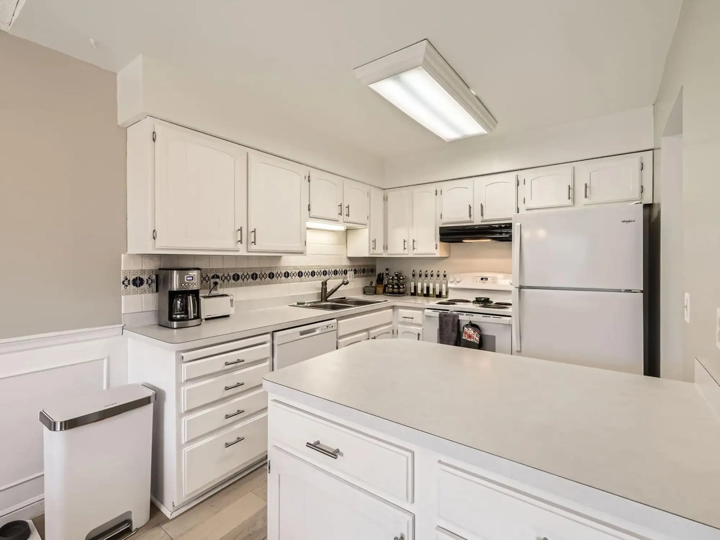 1082 Amble Drive, Shoreview, MN 55126