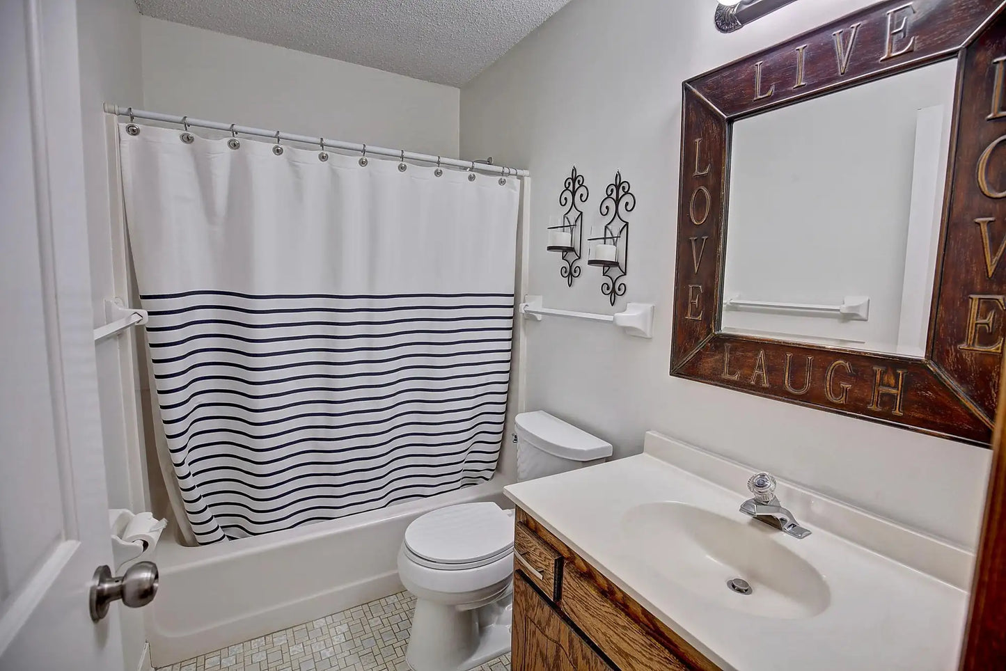 1815 County Road E , White Bear Lake, MN 55110