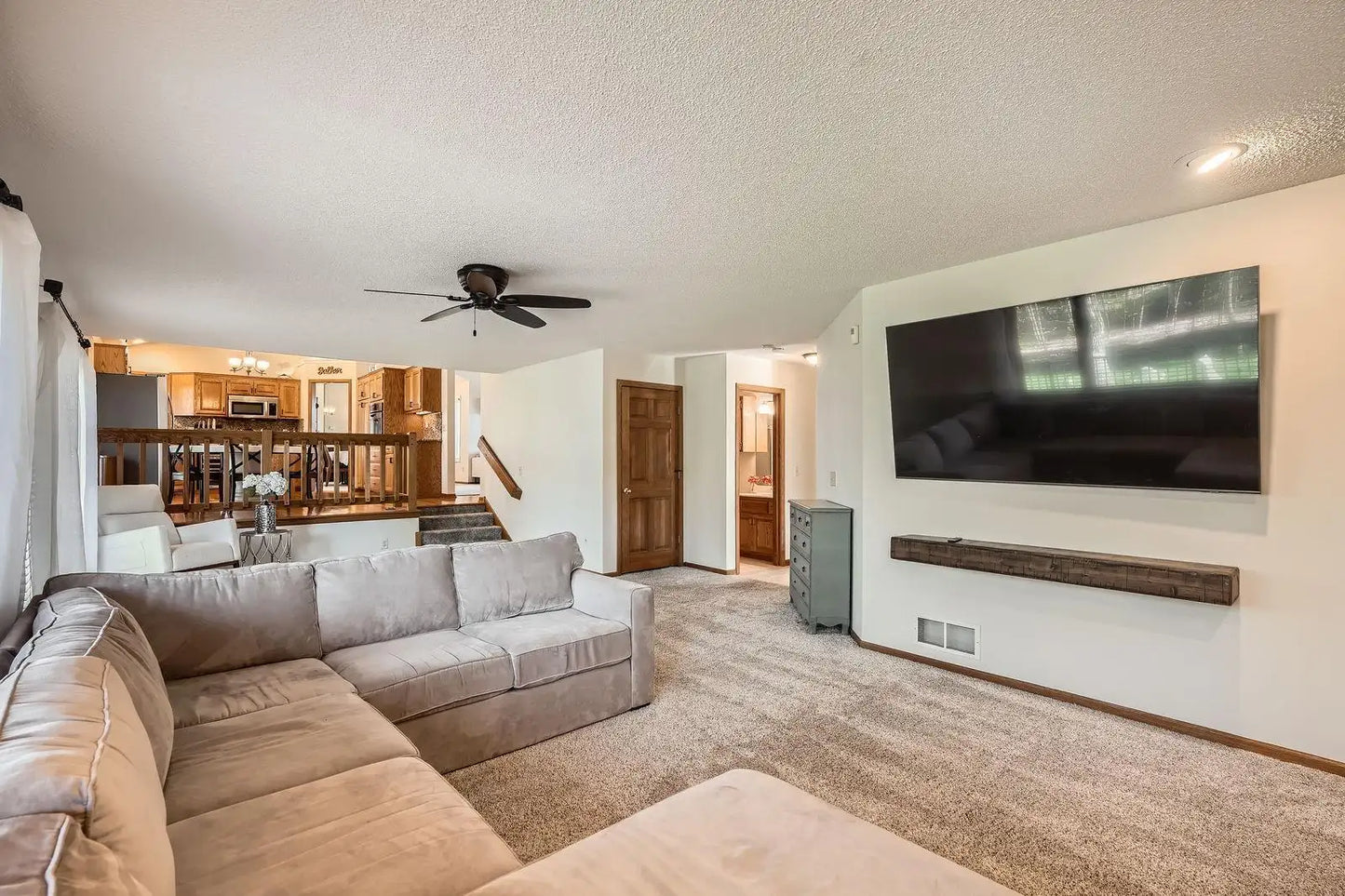1825 Woodstone Drive, Victoria, MN 55386