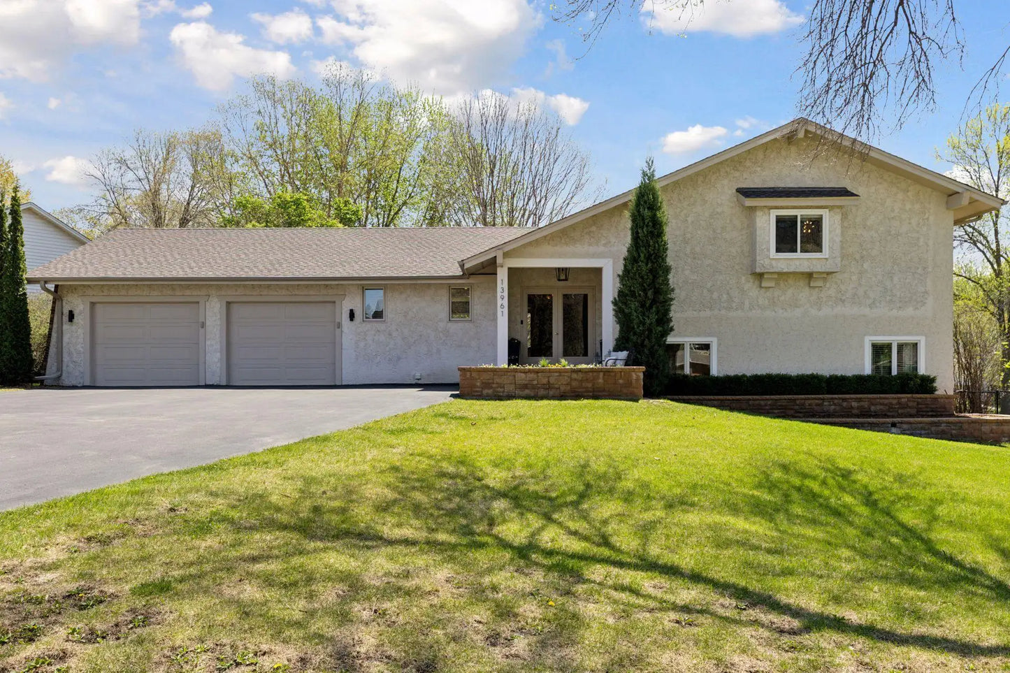 13961 92nd Place, Maple Grove, MN 55369