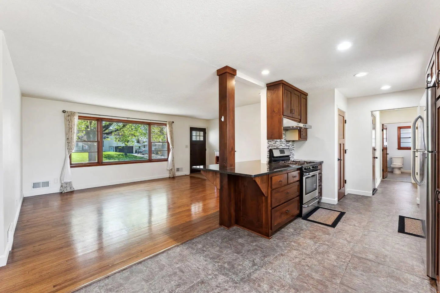 2801 32nd Avenue, Saint Anthony, MN 55418