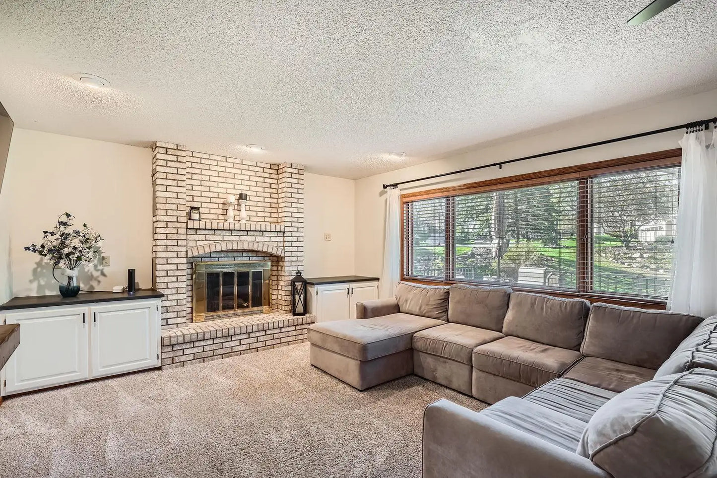 1825 Woodstone Drive, Victoria, MN 55386