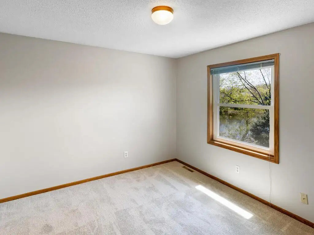 3621 Ashbury Road, Eagan, MN 55122