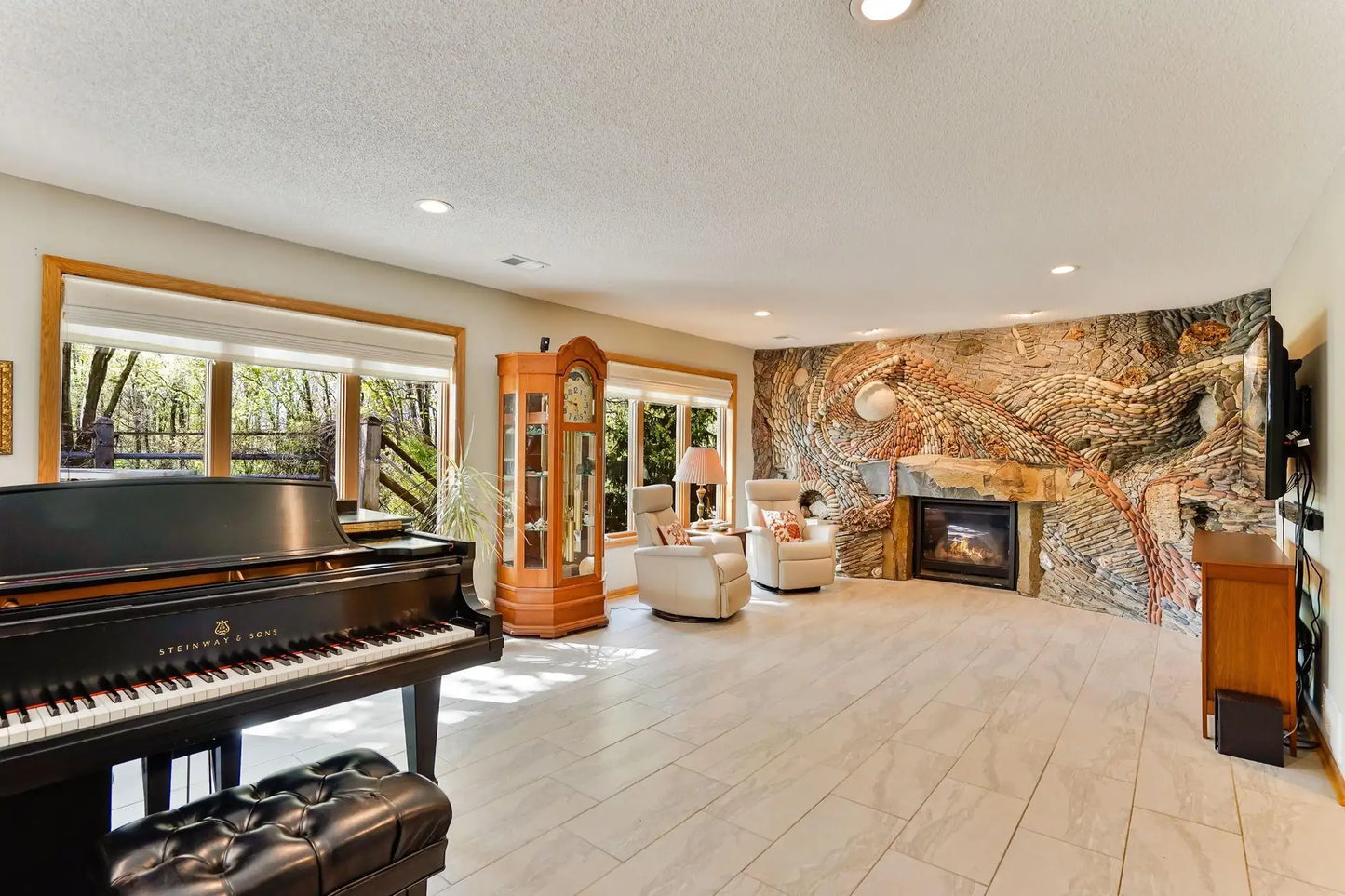 1950 Park Ridge Court, Chaska, MN 55318
