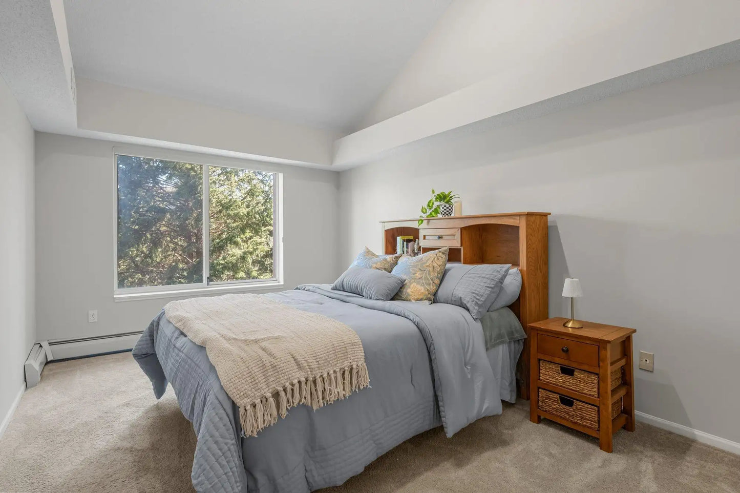 7420 Edinborough Way, Edina, MN 55435