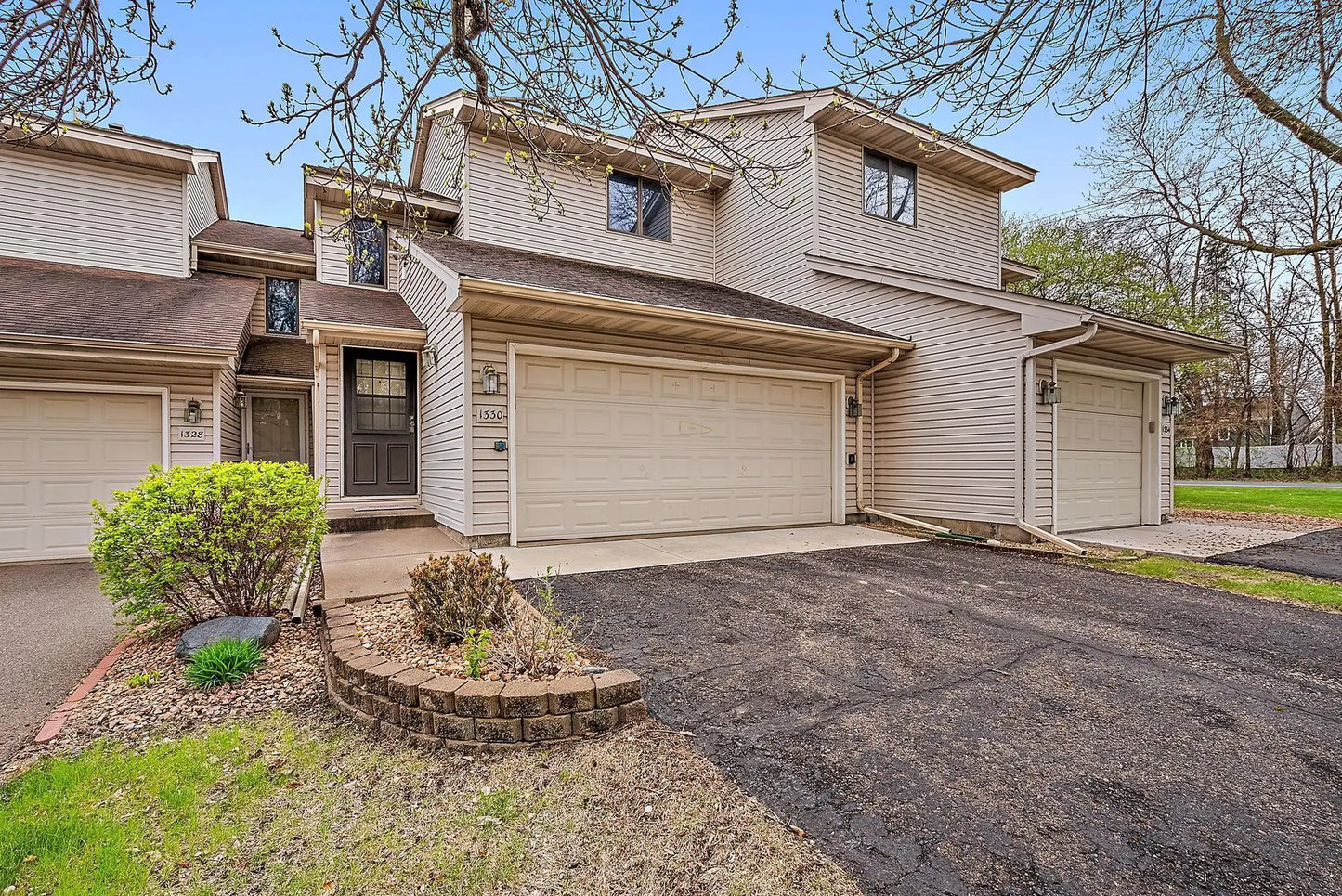 1330 Sunview Drive, Shoreview, MN 55126