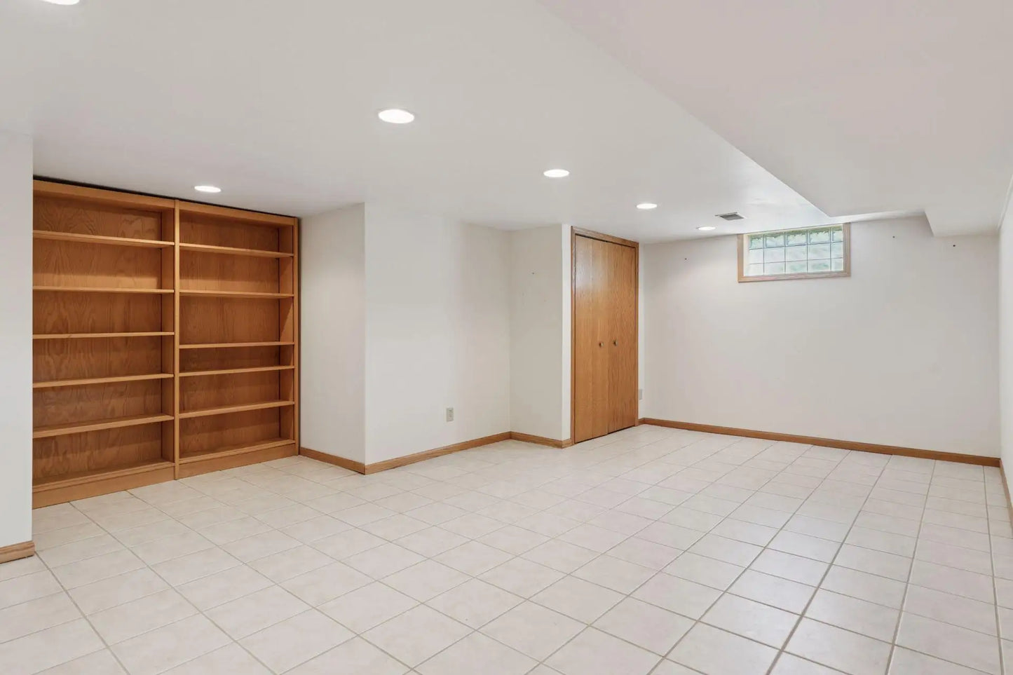 1635 Dodd Road, Mendota Heights, MN 55118