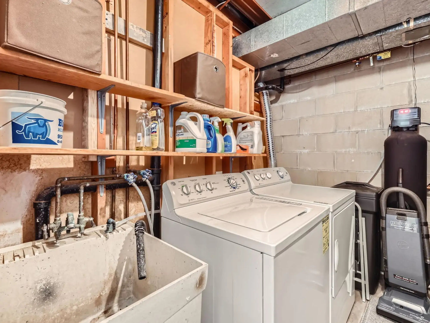 1082 Amble Drive, Shoreview, MN 55126