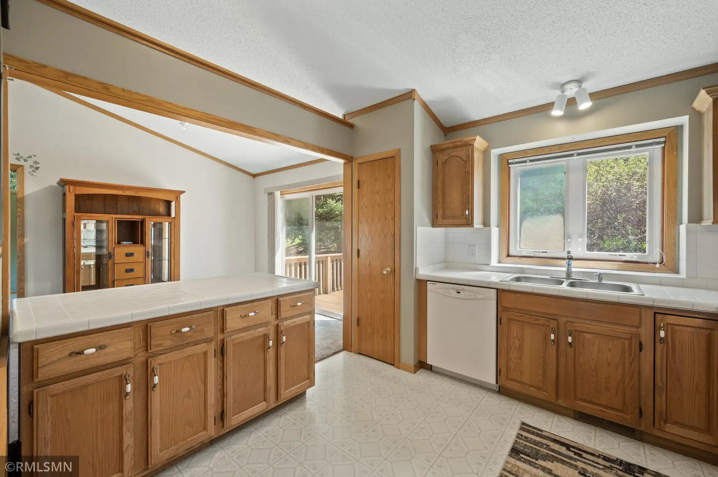 6744 13th Street Court, Oakdale, MN 55128
