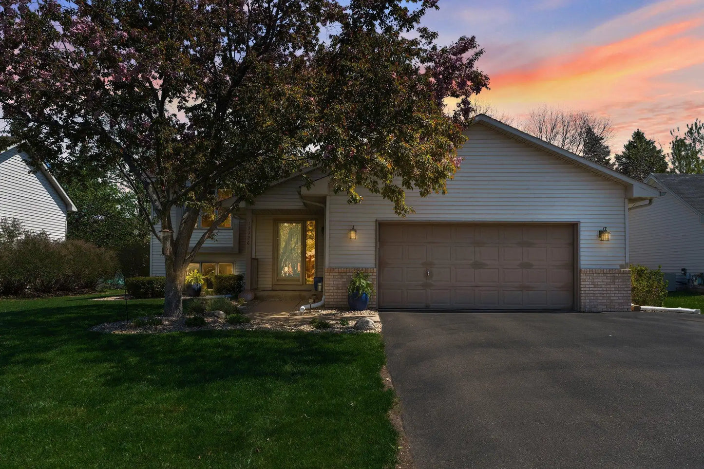15926 Gallant Court, Apple Valley, MN 55124