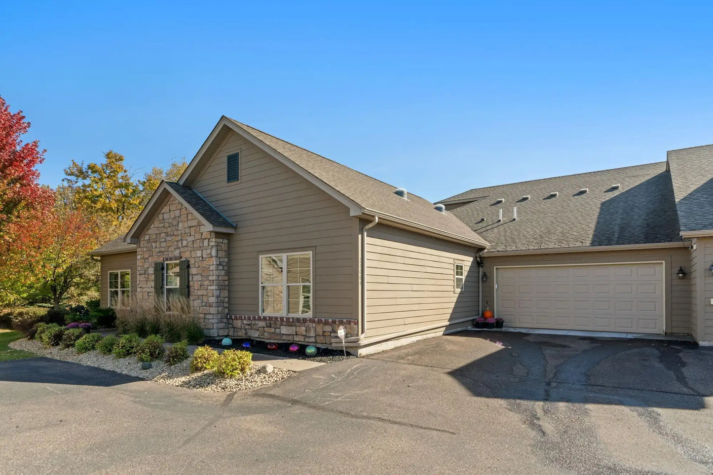24064 Rivers Edge Road, Rogers, MN 55374