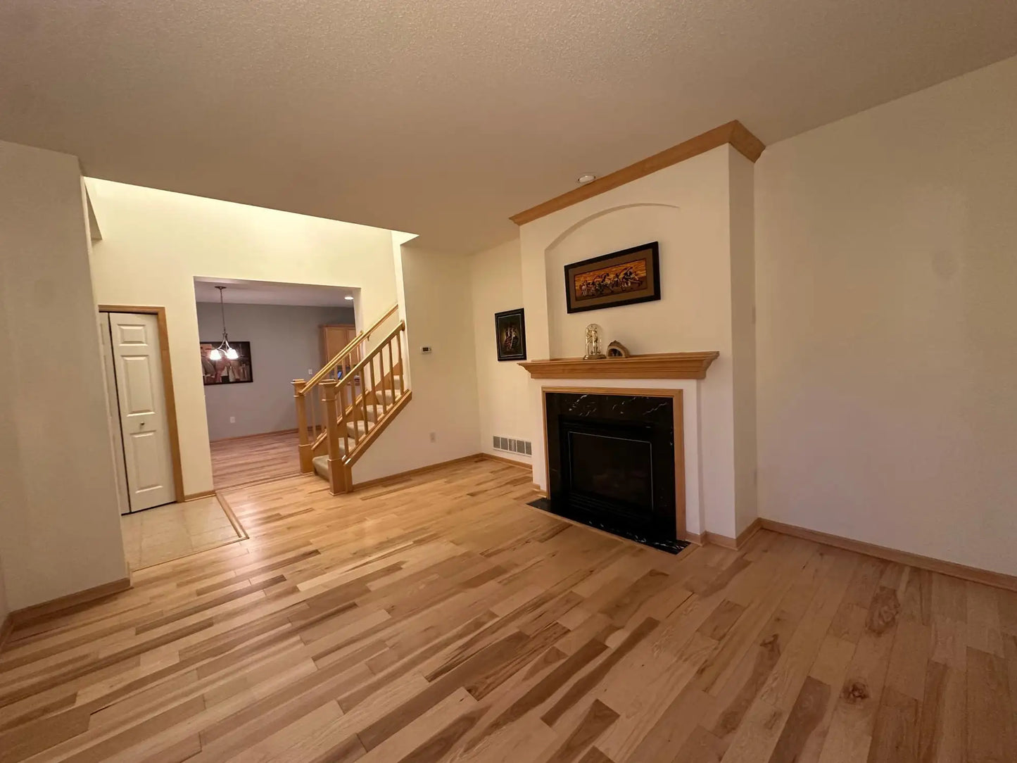 4553 Victor Path, Hugo, MN 55038