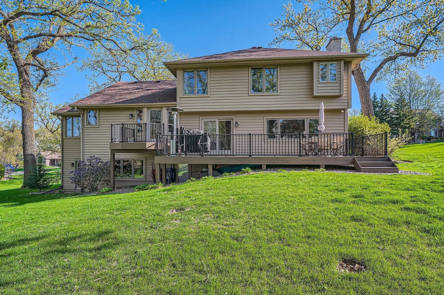1825 Woodstone Drive, Victoria, MN 55386