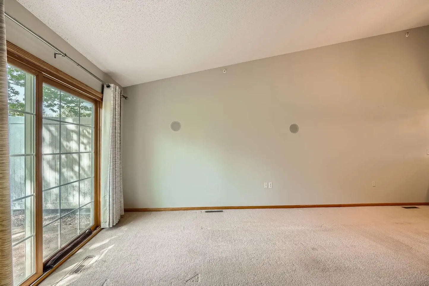 6850 Benton Way, Inver Grove Heights, MN 55076