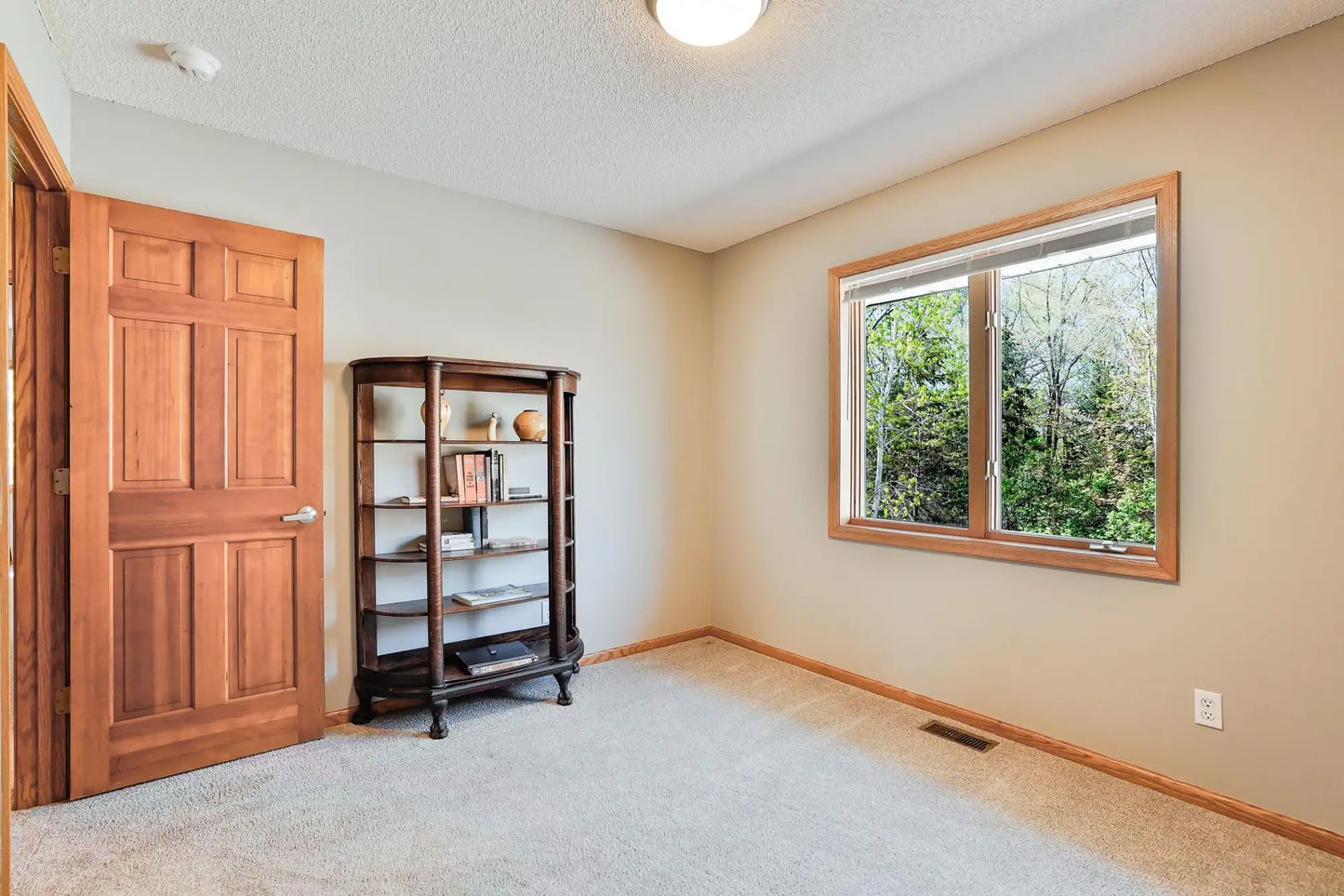 1950 Park Ridge Court, Chaska, MN 55318