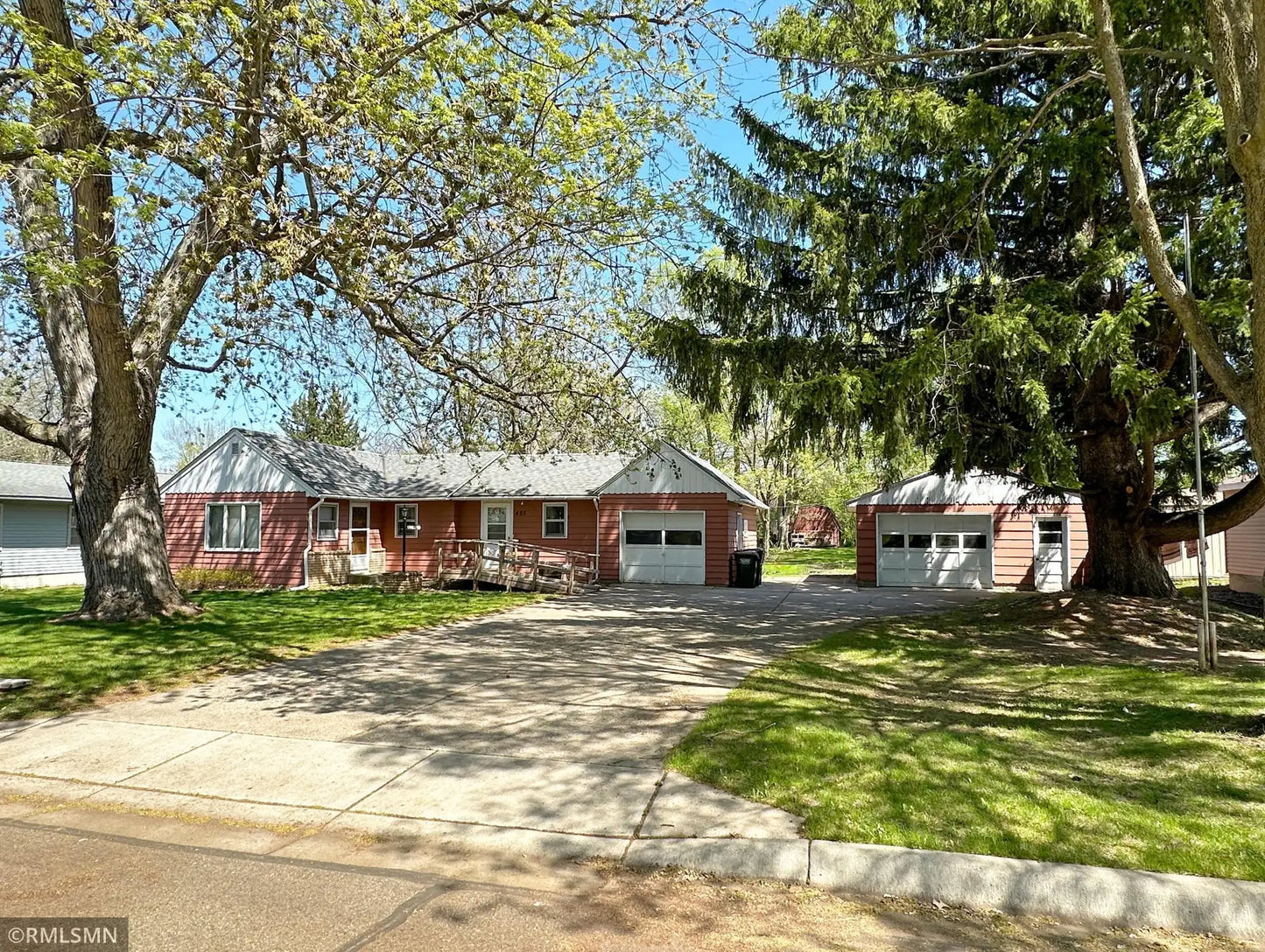 425 Cherry Avenue, Annandale, MN 55302