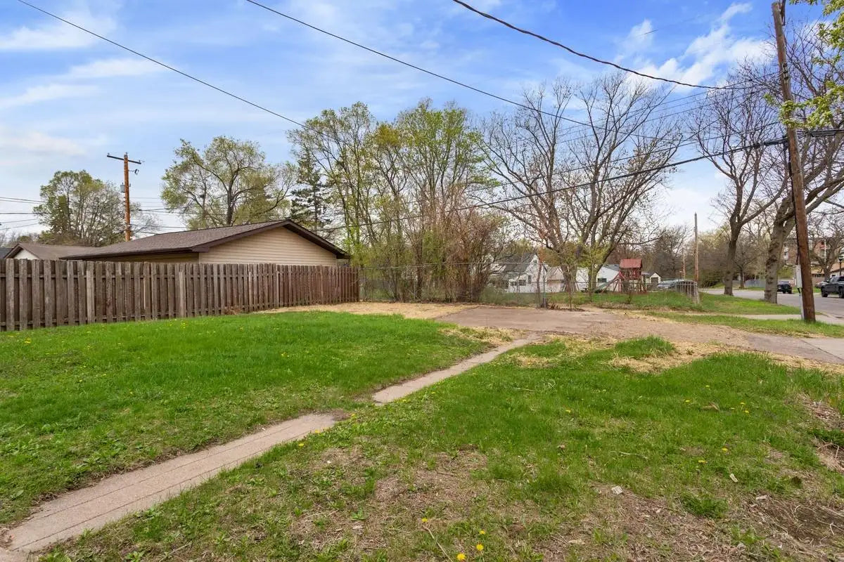 297 Clarence Street, Saint Paul, MN 55106