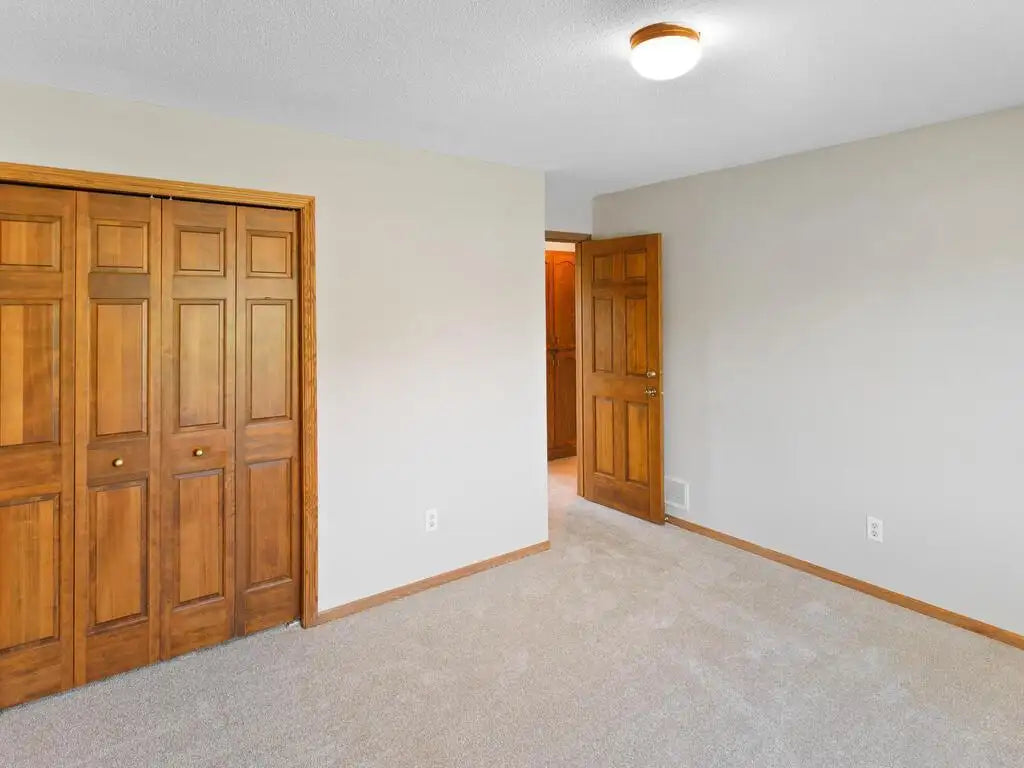 3621 Ashbury Road, Eagan, MN 55122