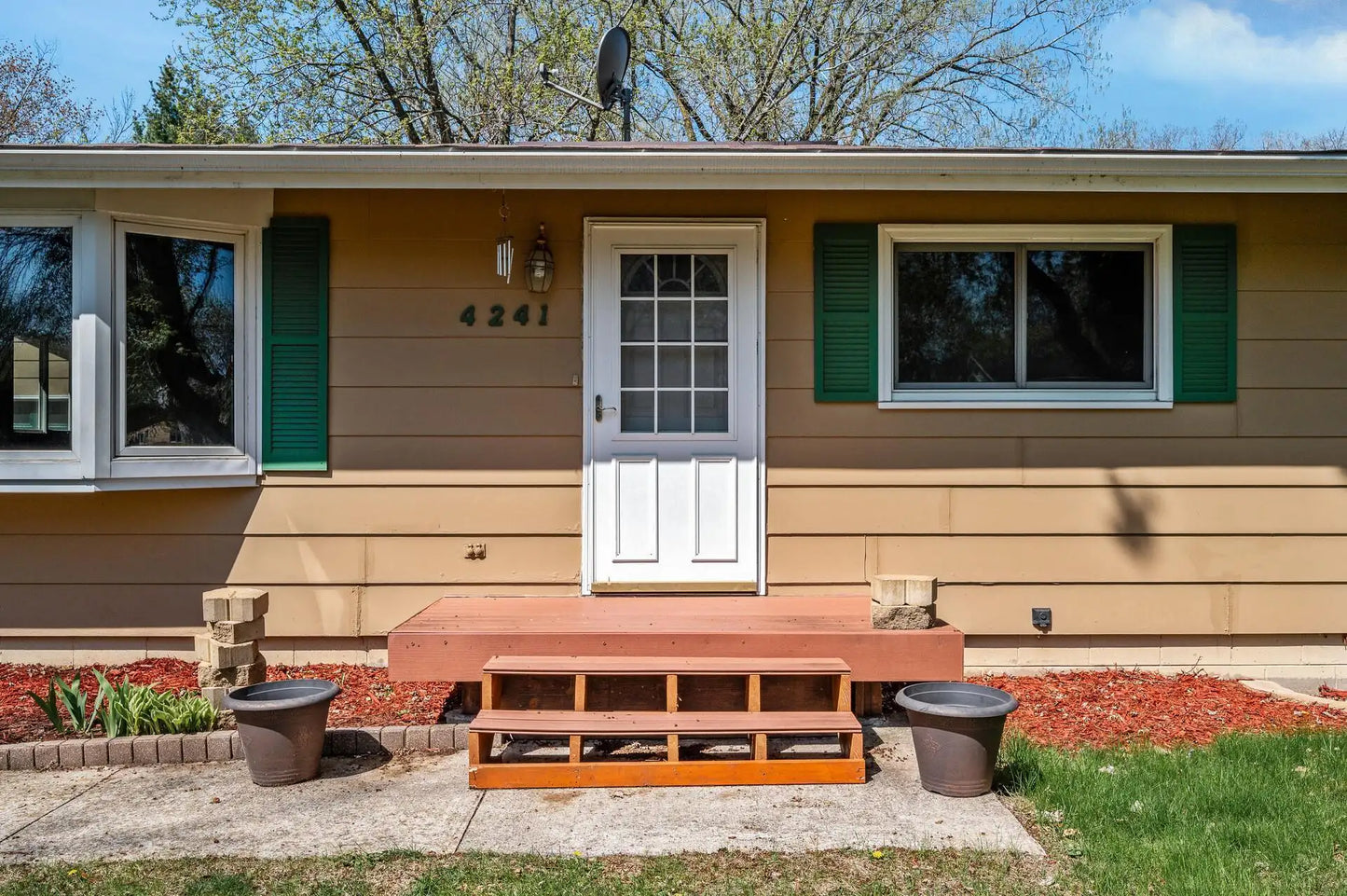 4241 Clark Circle, Vadnais Heights, MN 55127