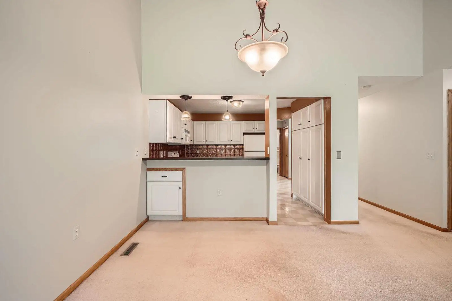 6850 Benton Way, Inver Grove Heights, MN 55076