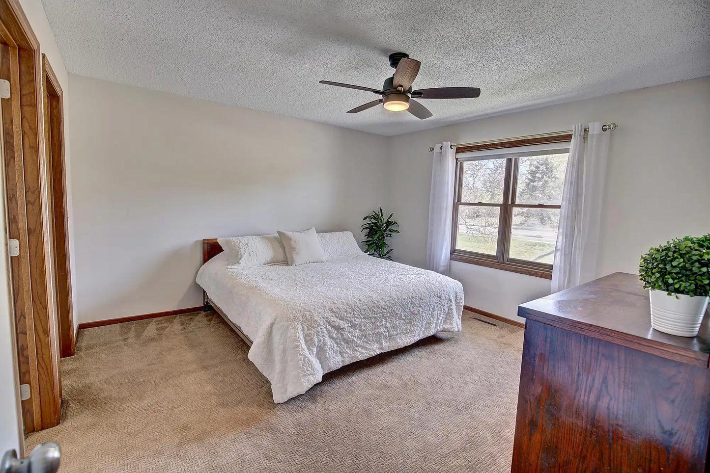 1815 County Road E , White Bear Lake, MN 55110