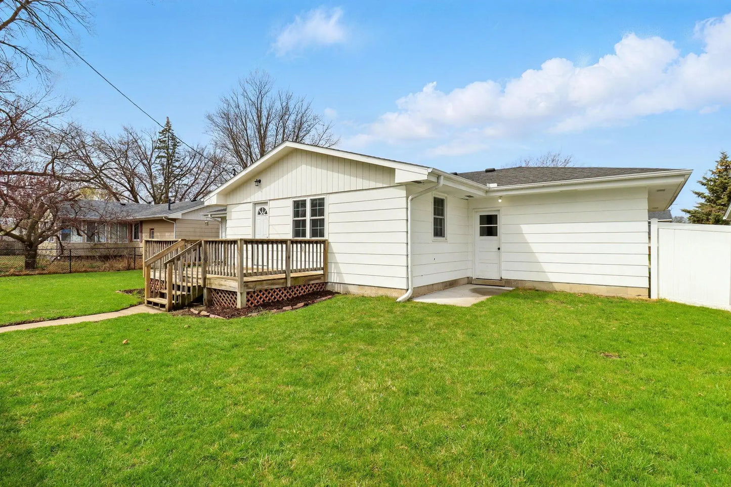 621 Monroe Street, Shakopee, MN 55379