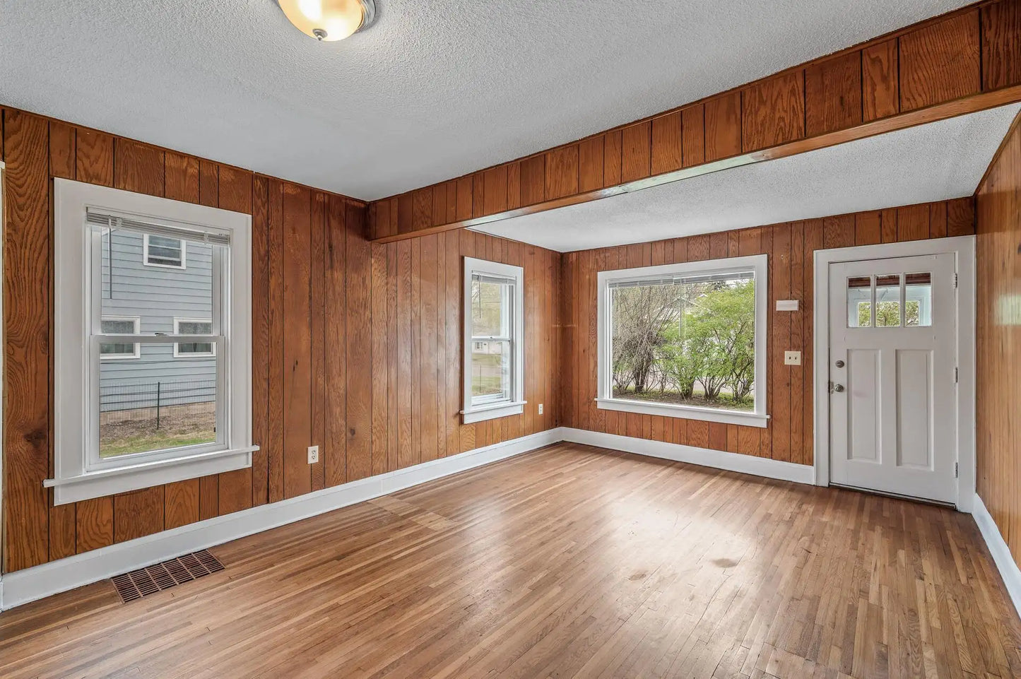 6714 Corvallis Avenue, Crystal, MN 55428