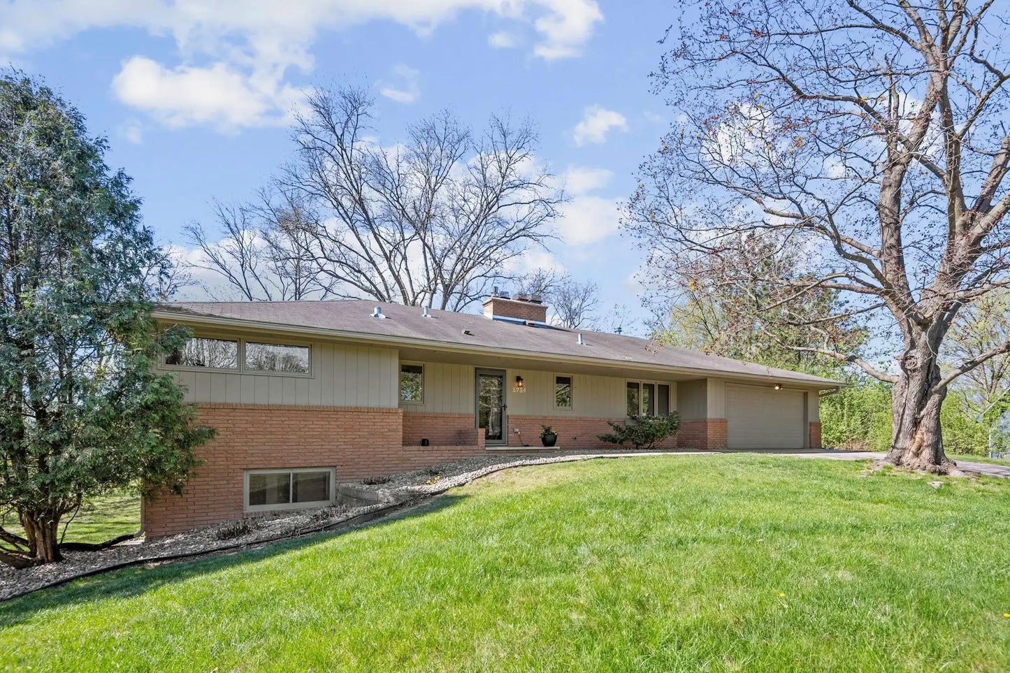 5754 Holiday Court, Minnetonka, MN 55345