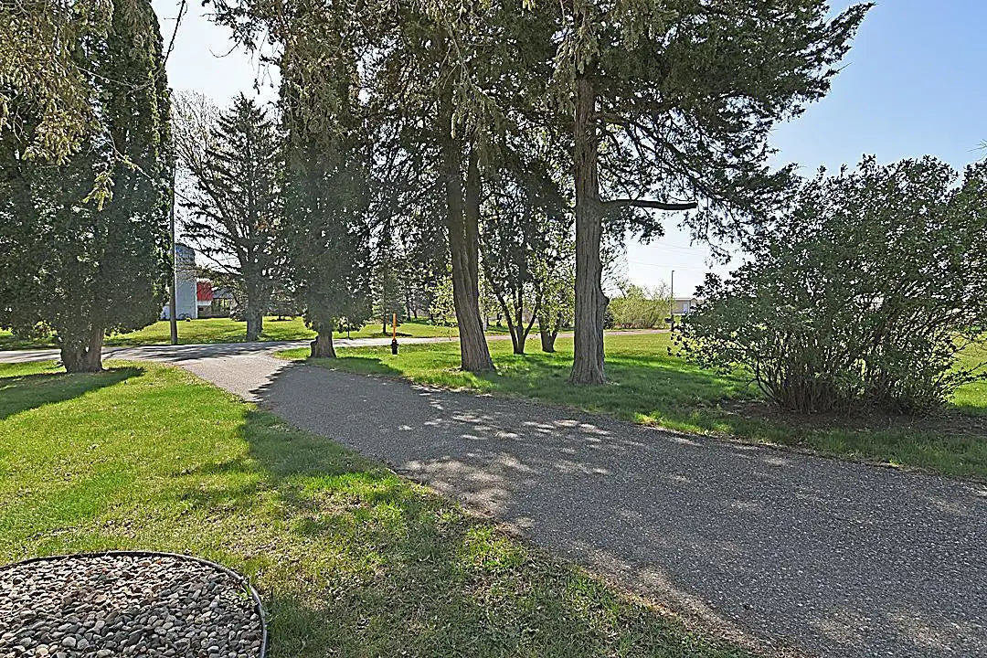 261 Fairhaven Avenue, South Haven, MN 55382
