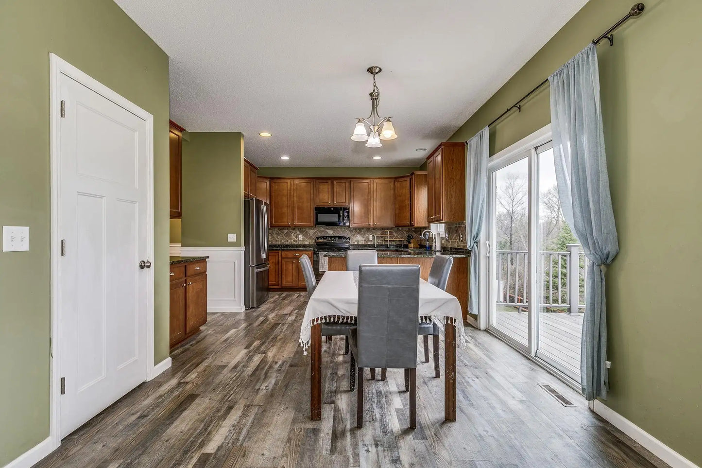 4947 Hamlet Avenue, Oakdale, MN 55128