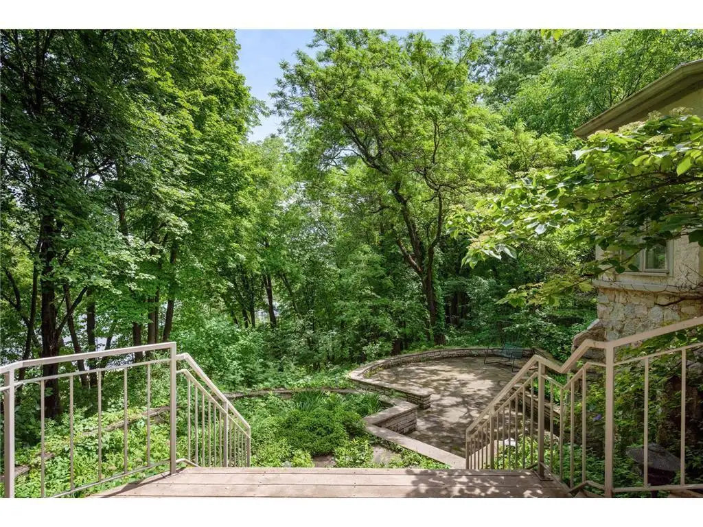 565 Ferndale Road, Wayzata, MN 55391