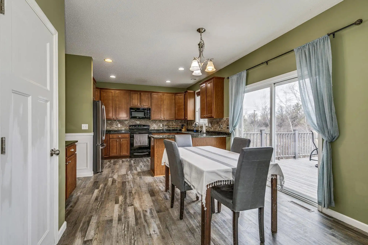 4947 Hamlet Avenue, Oakdale, MN 55128