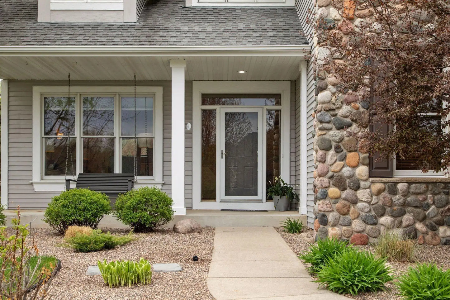 4633 Stonecliffe Drive, Eagan, MN 55122