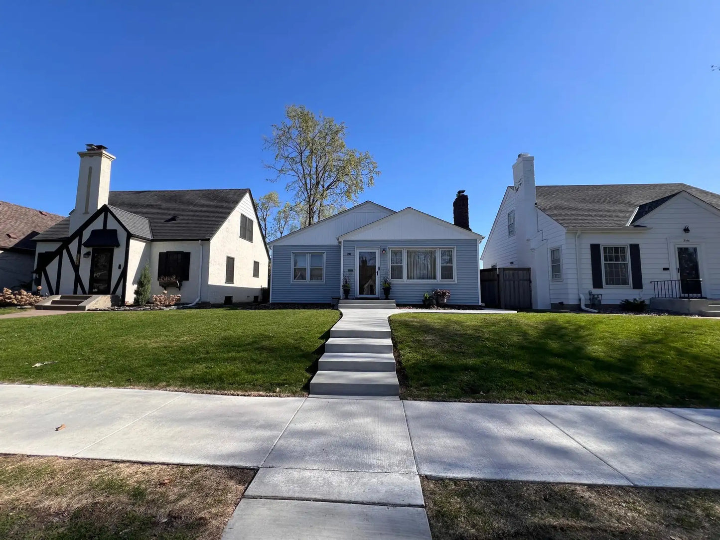 2102 Pinehurst Avenue, Saint Paul, MN 55116