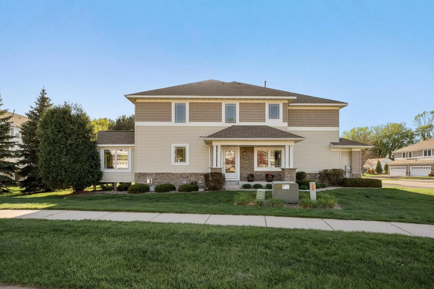 10531 Bay View Lane, Woodbury, MN 55129