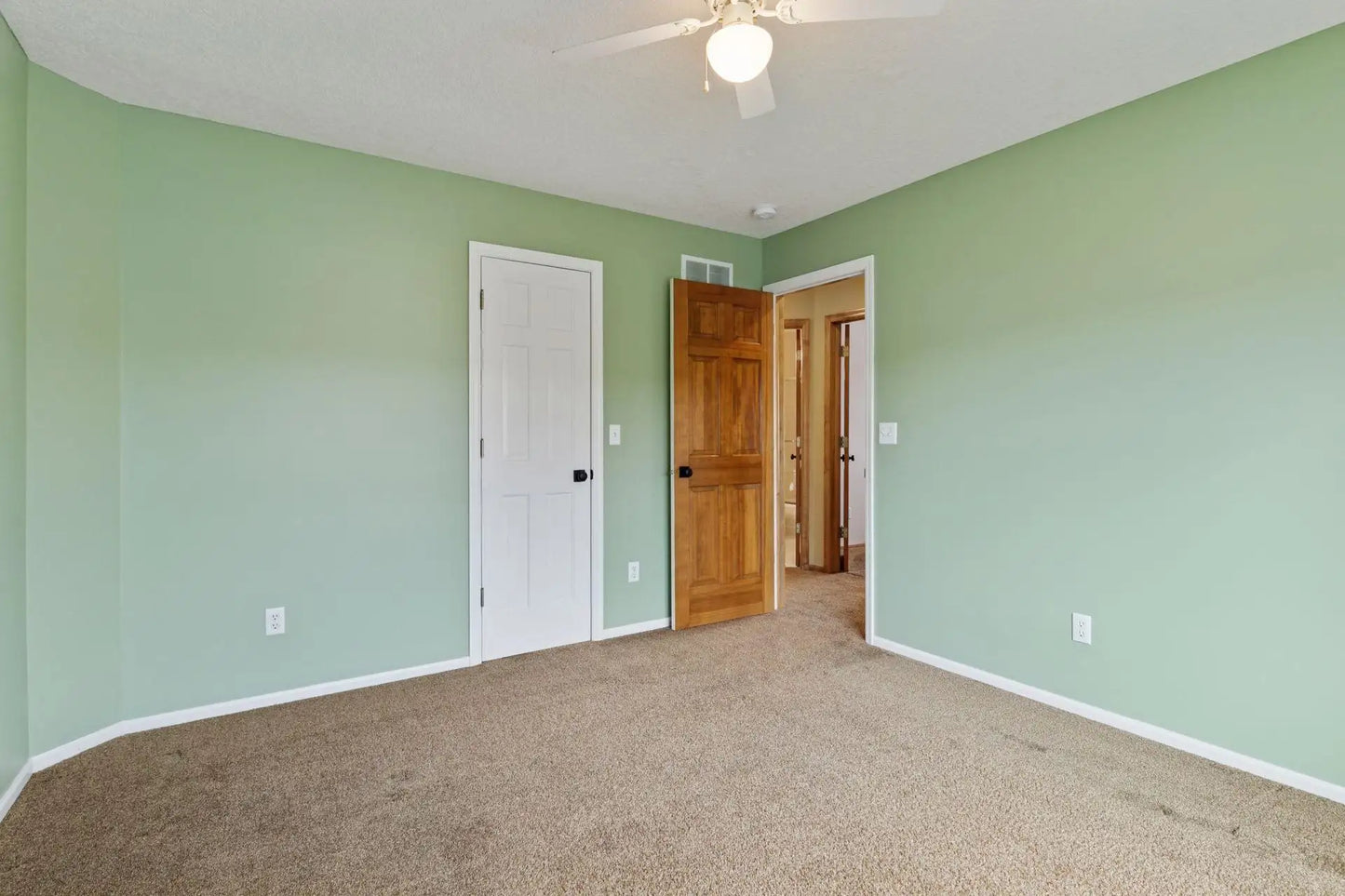 4633 Stonecliffe Drive, Eagan, MN 55122