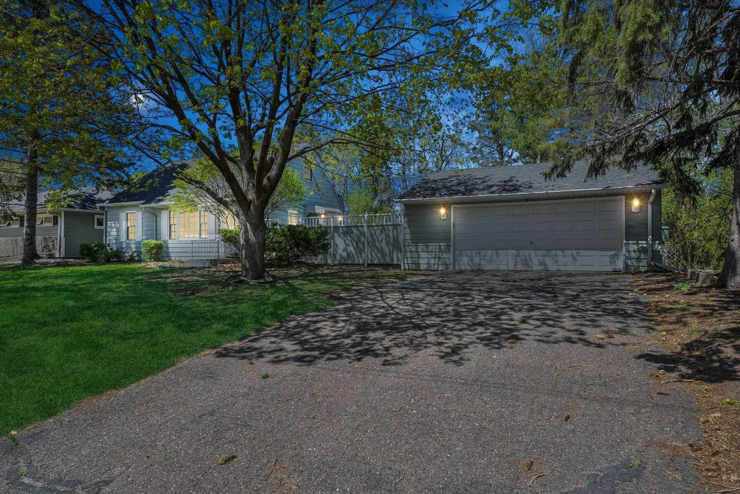 1645 Rose Place, Roseville, MN 55113