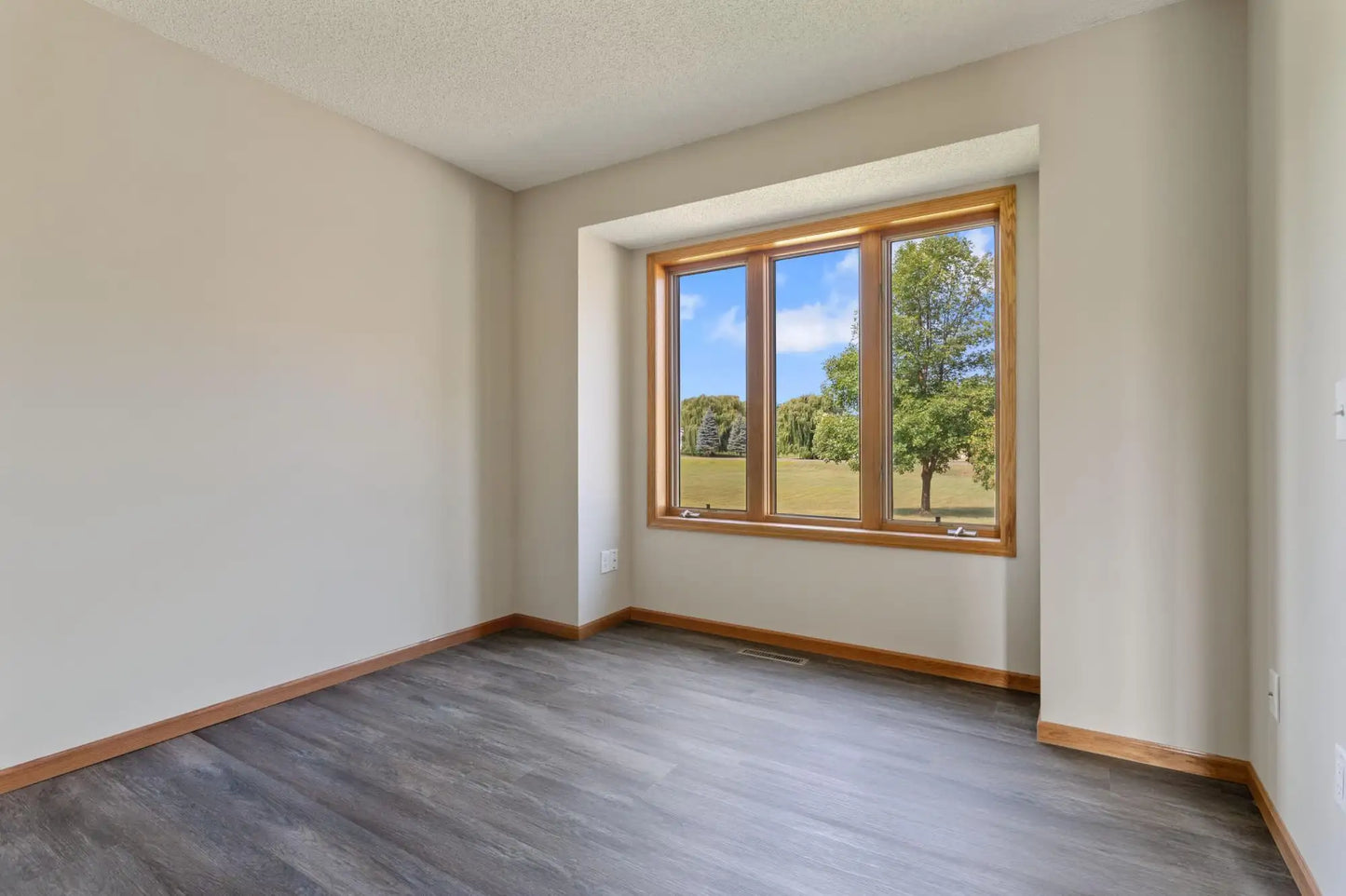 28486 149th Street, Zimmerman, MN 55398