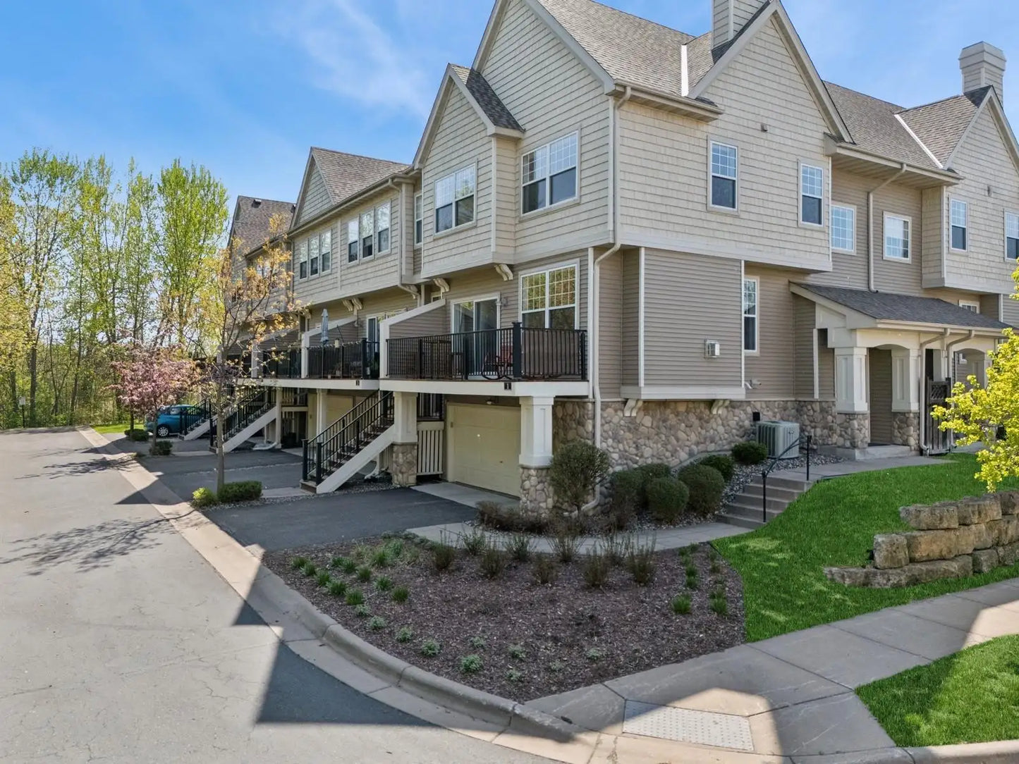 4765 Victor Path, Hugo, MN 55038