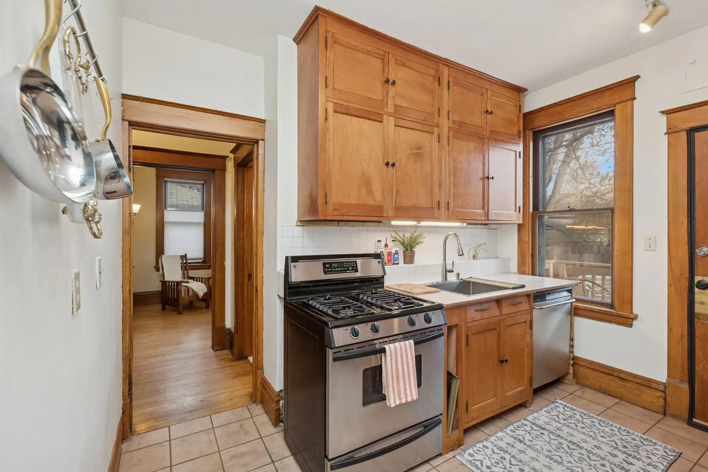 1255 Laurel Avenue, Saint Paul, MN 55104