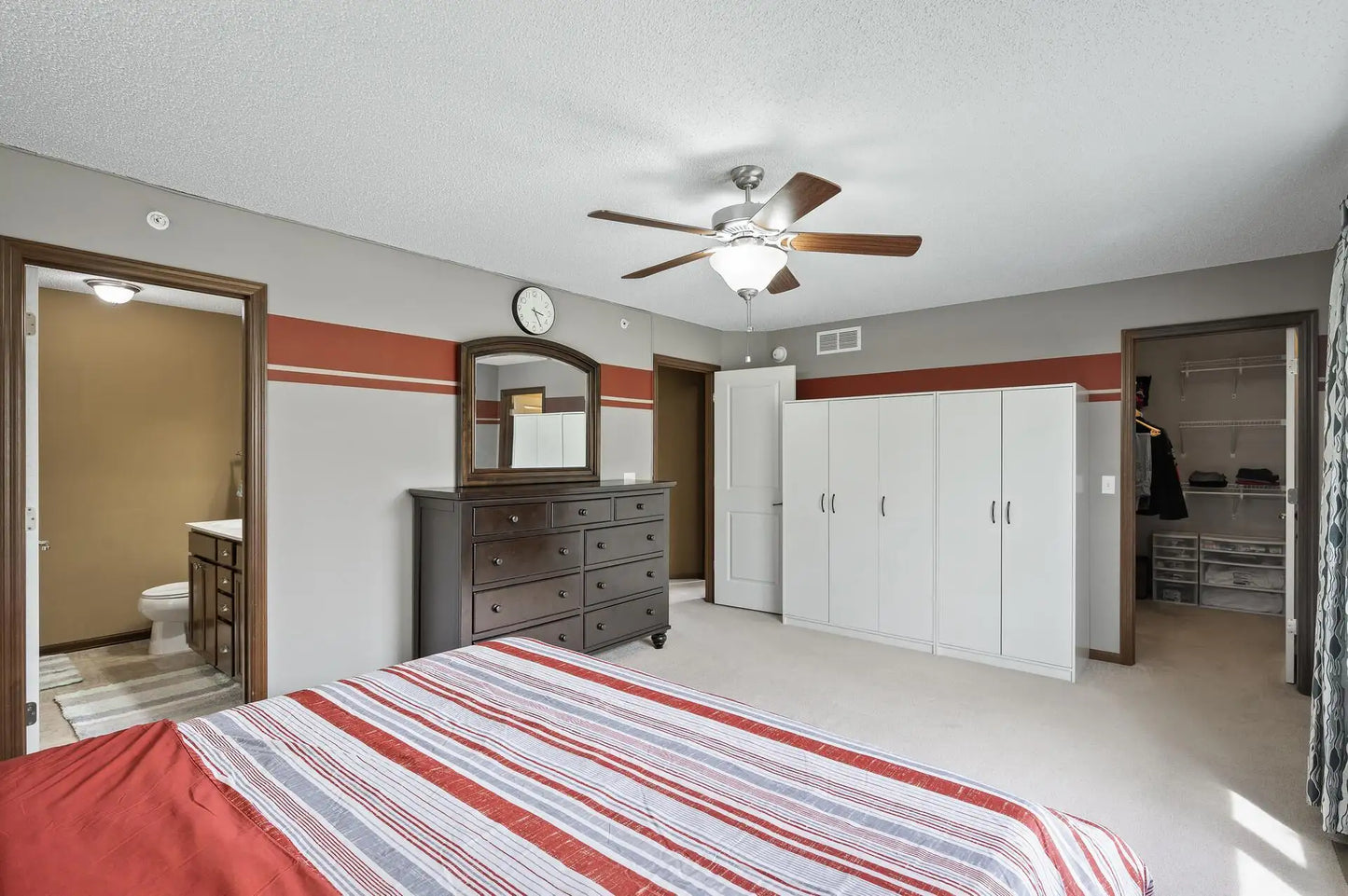 15860 60th Avenue, Plymouth, MN 55446