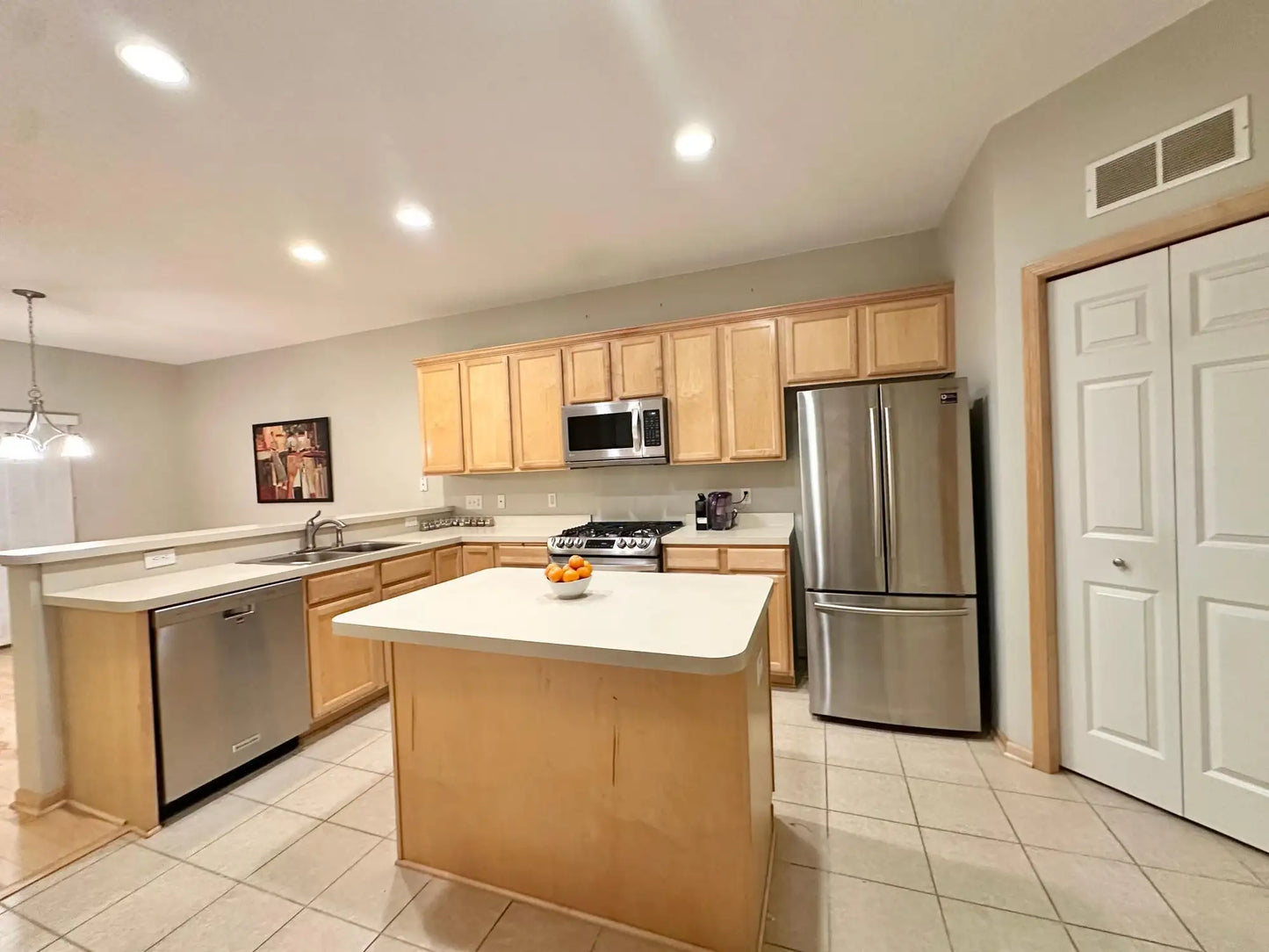 4553 Victor Path, Hugo, MN 55038