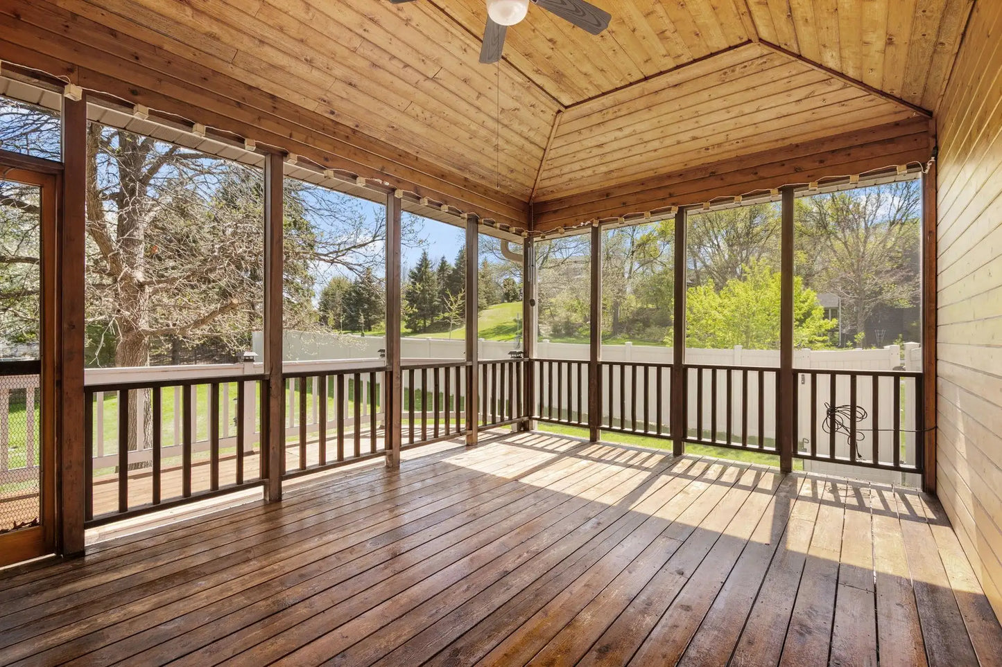 9137 Edinburgh Lane, Woodbury, MN 55125