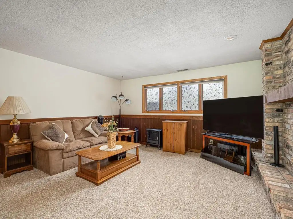 12033 Robin Road, Maple Grove, MN 55369