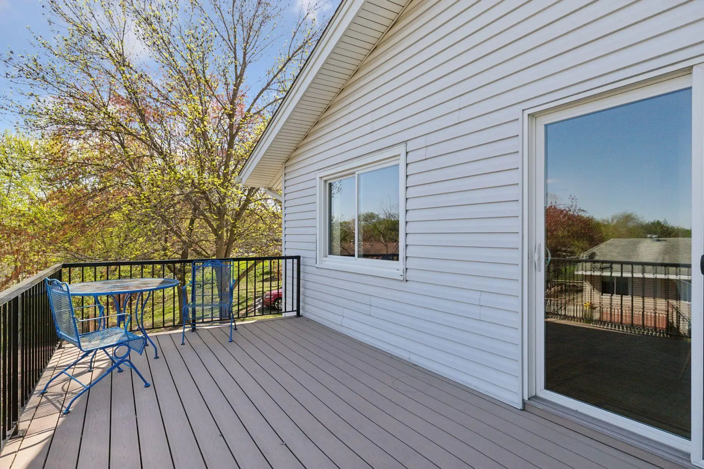 833 Evergreen Circle, Burnsville, MN 55337